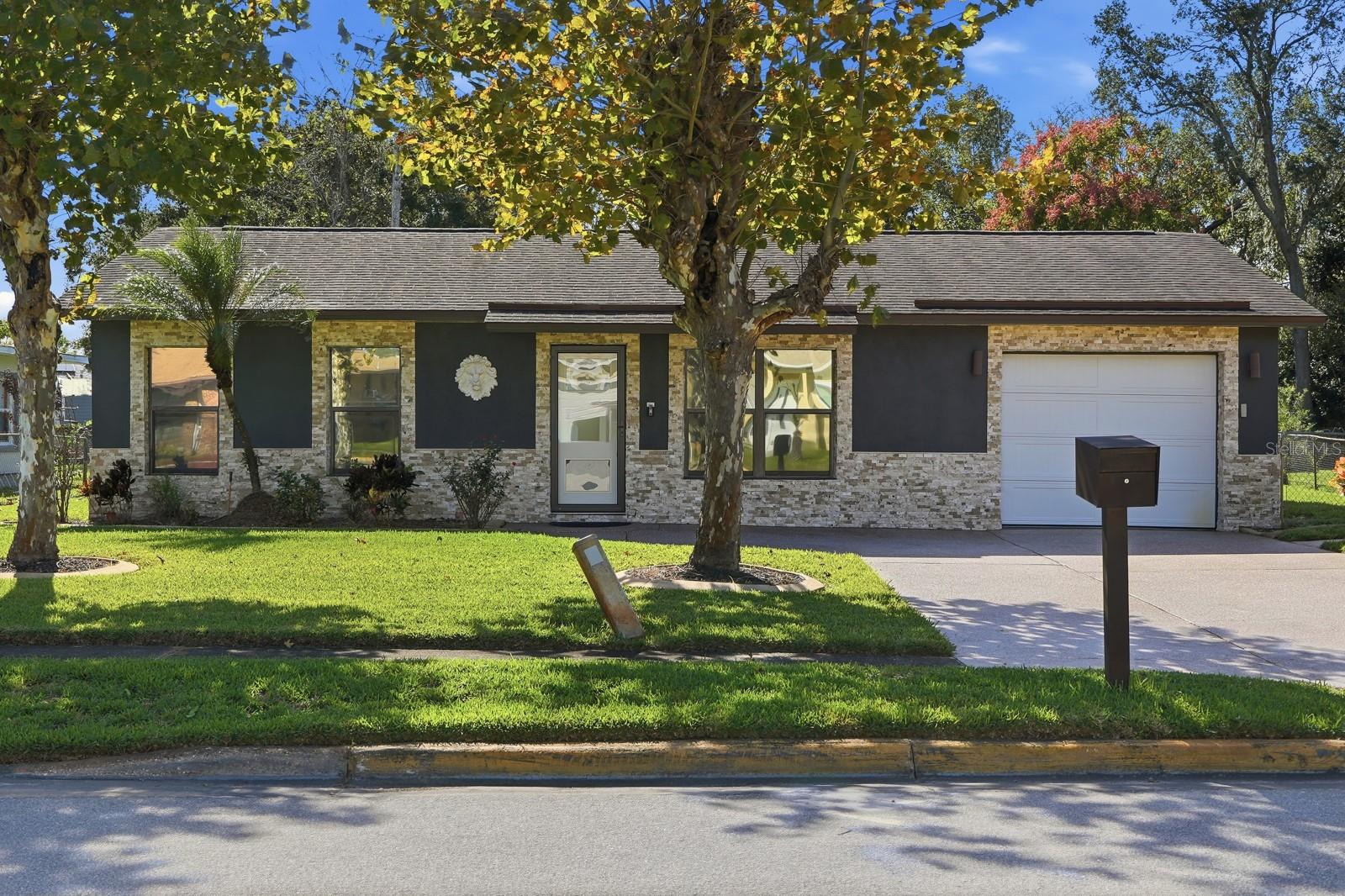 Single Family Residence in DAYTONA BEACH, FL - Daniel Dourado