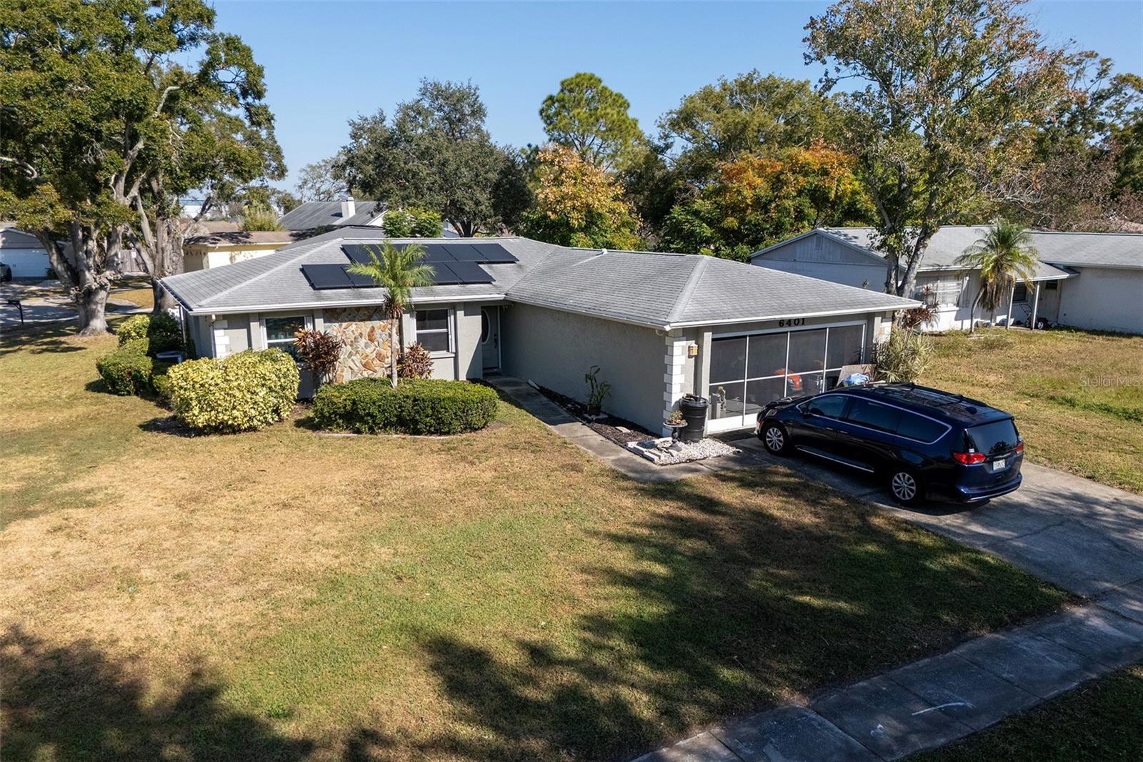 Single Family Residence em PINELLAS PARK, FL - Daniel Dourado