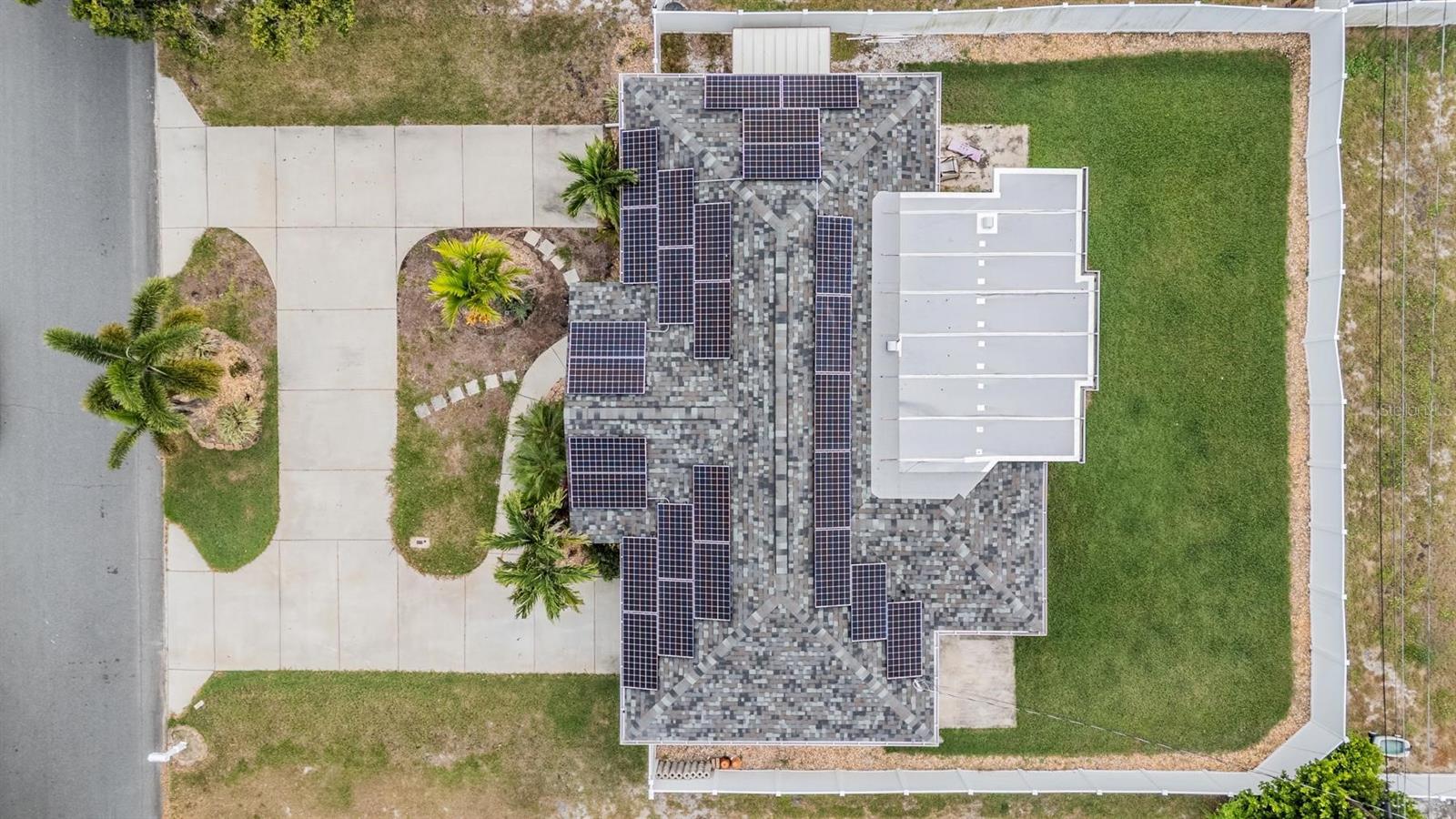 Single Family Residence em SEMINOLE, FL - Daniel Dourado