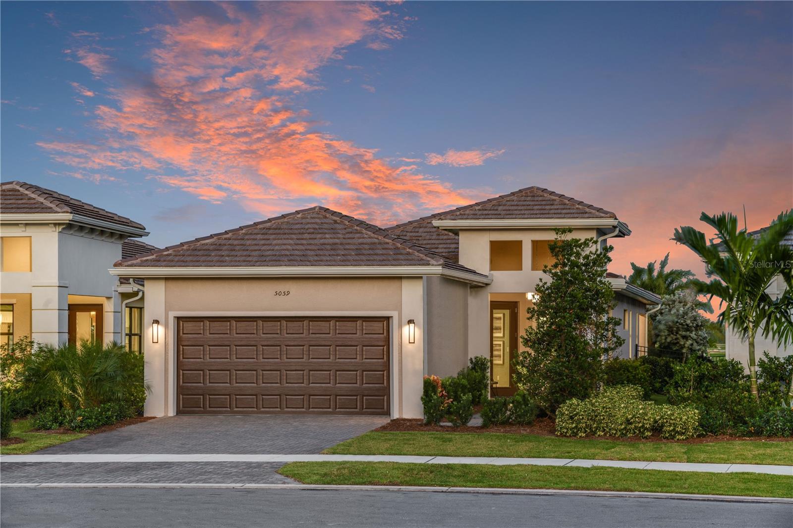 Single Family Residence in LAKEWOOD RANCH, FL - Daniel Dourado