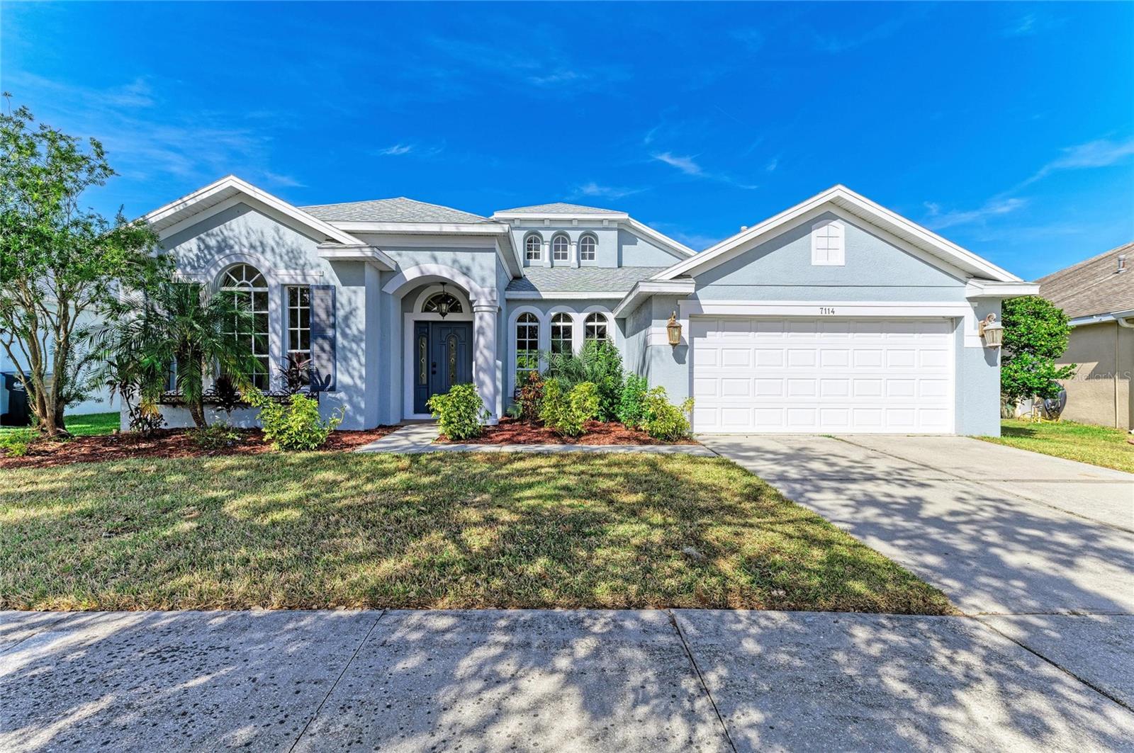 Single Family Residence in APOLLO BEACH, FL - Daniel Dourado