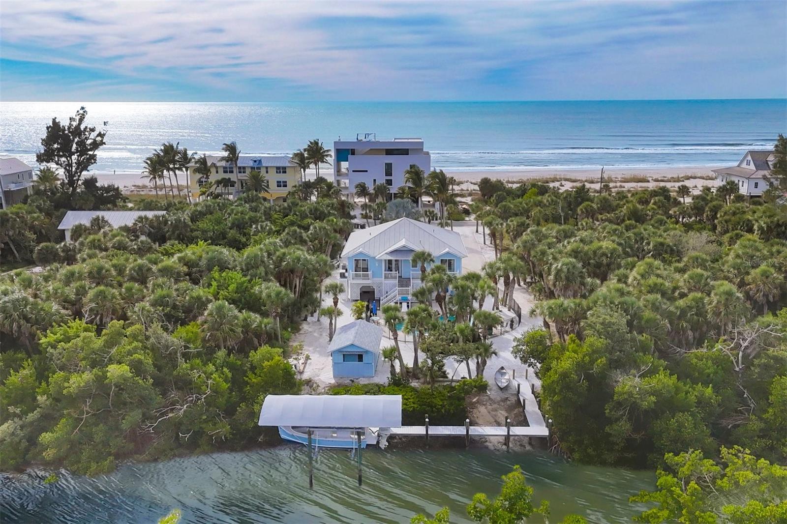 Single Family Residence in PLACIDA, FL - Daniel Dourado