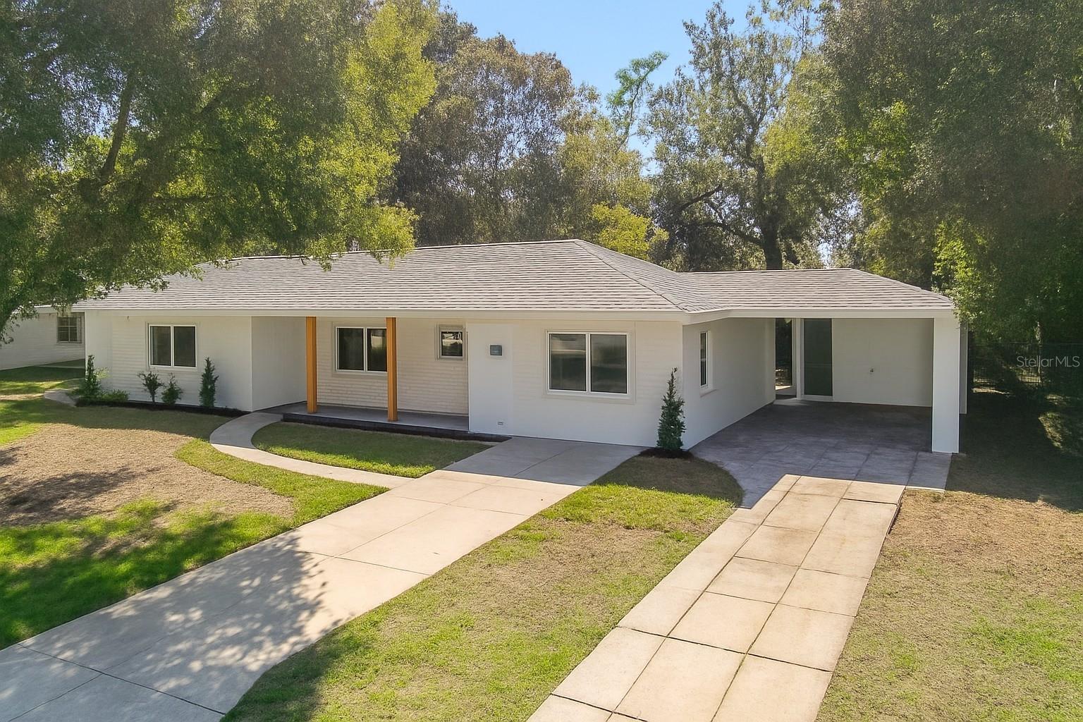 Single Family Residence em EUSTIS, FL - Daniel Dourado