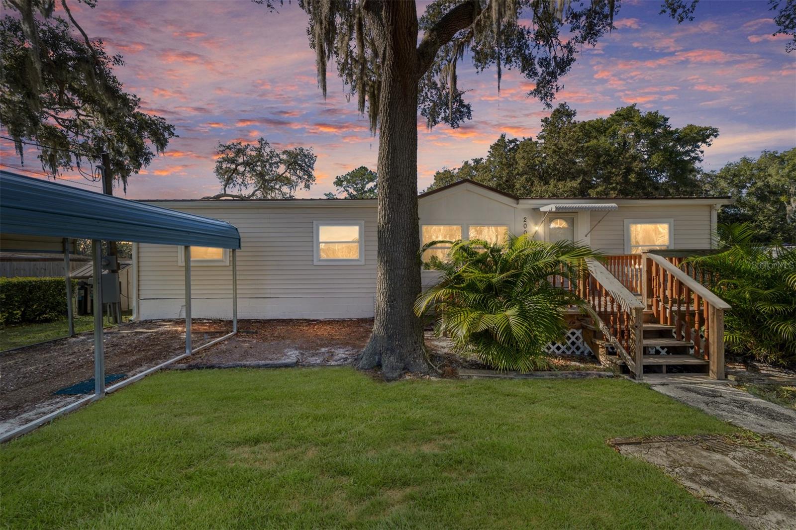 Manufactured Home in INVERNESS, FL - Daniel Dourado