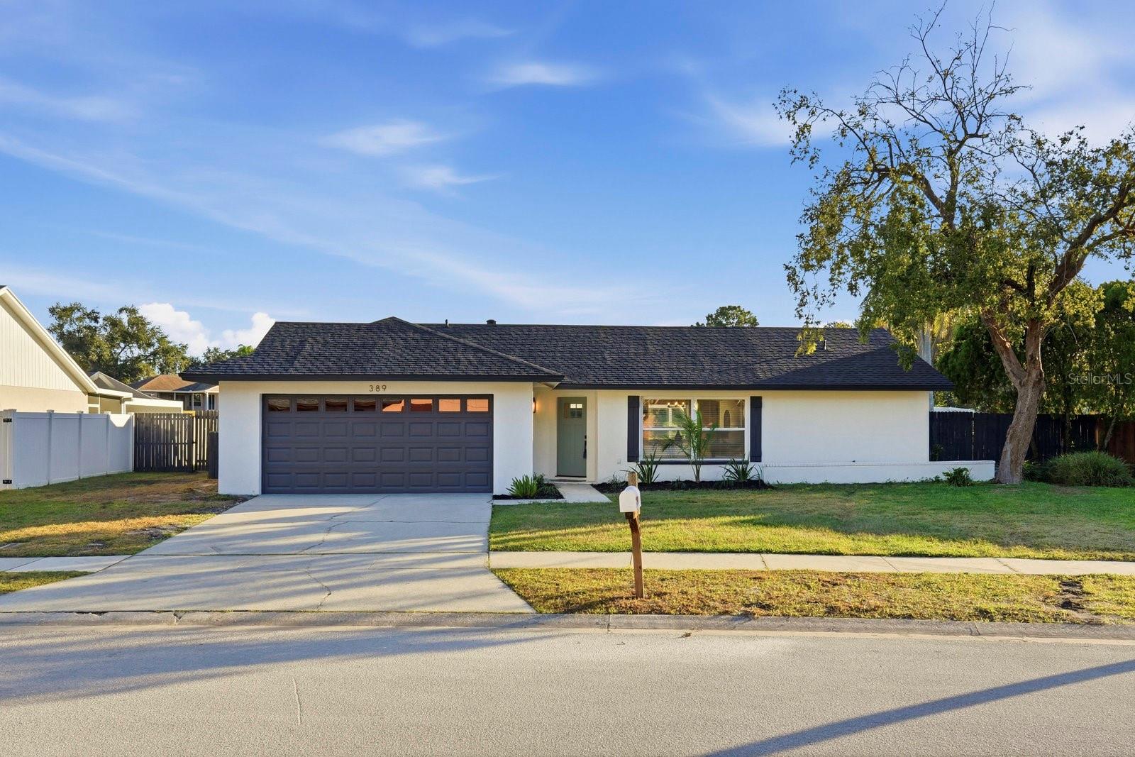 Single Family Residence in PALM HARBOR, FL - Daniel Dourado