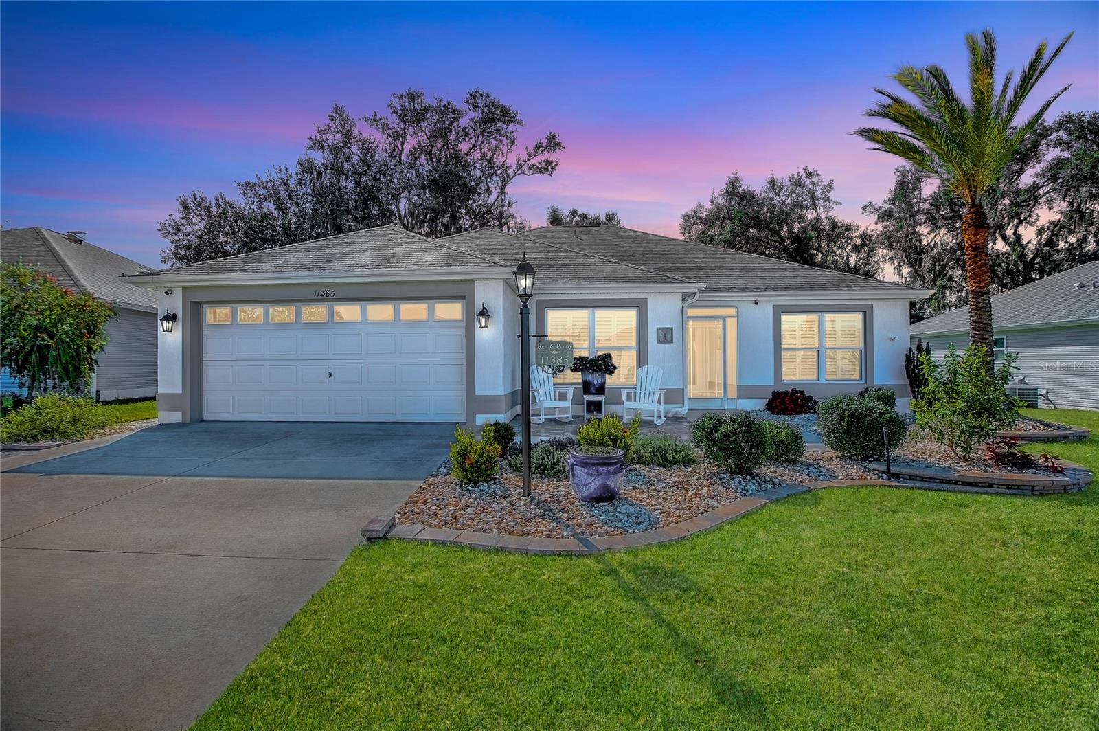 Single Family Residence in OXFORD, FL - Daniel Dourado