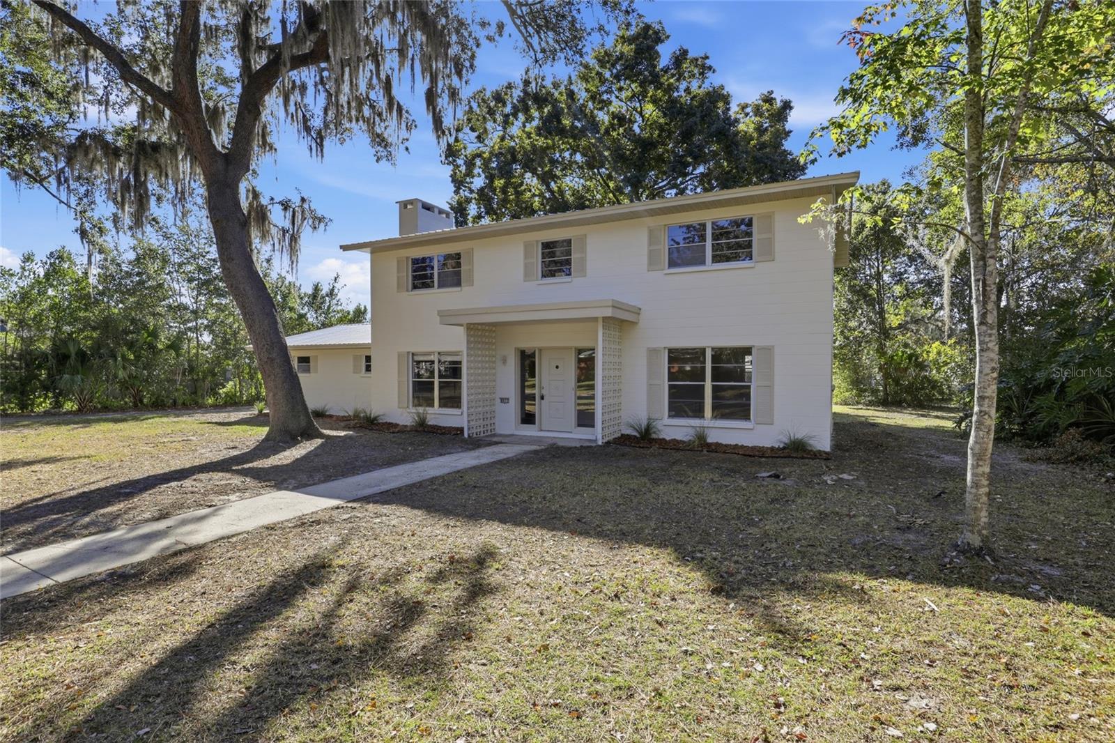 Single Family Residence in GAINESVILLE, FL - Daniel Dourado