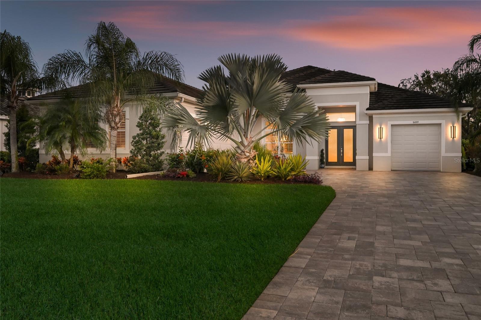 Single Family Residence in PARRISH, FL - Daniel Dourado