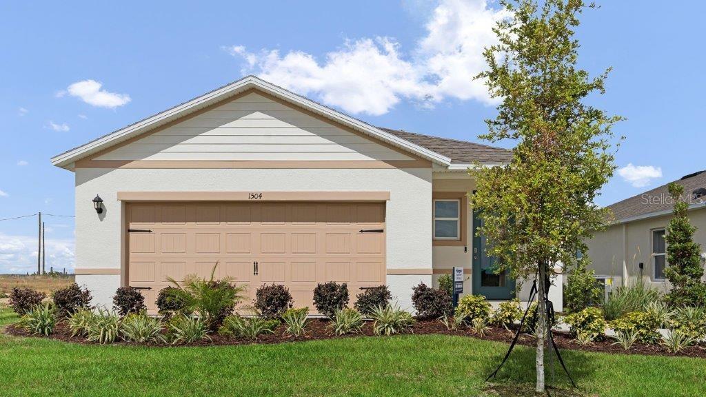 Single Family Residence in POINCIANA, FL - Daniel Dourado