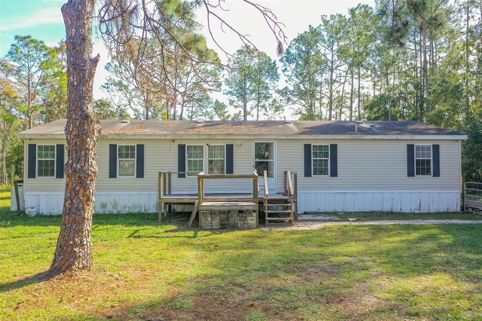 Manufactured Home in POLK CITY, FL - Daniel Dourado