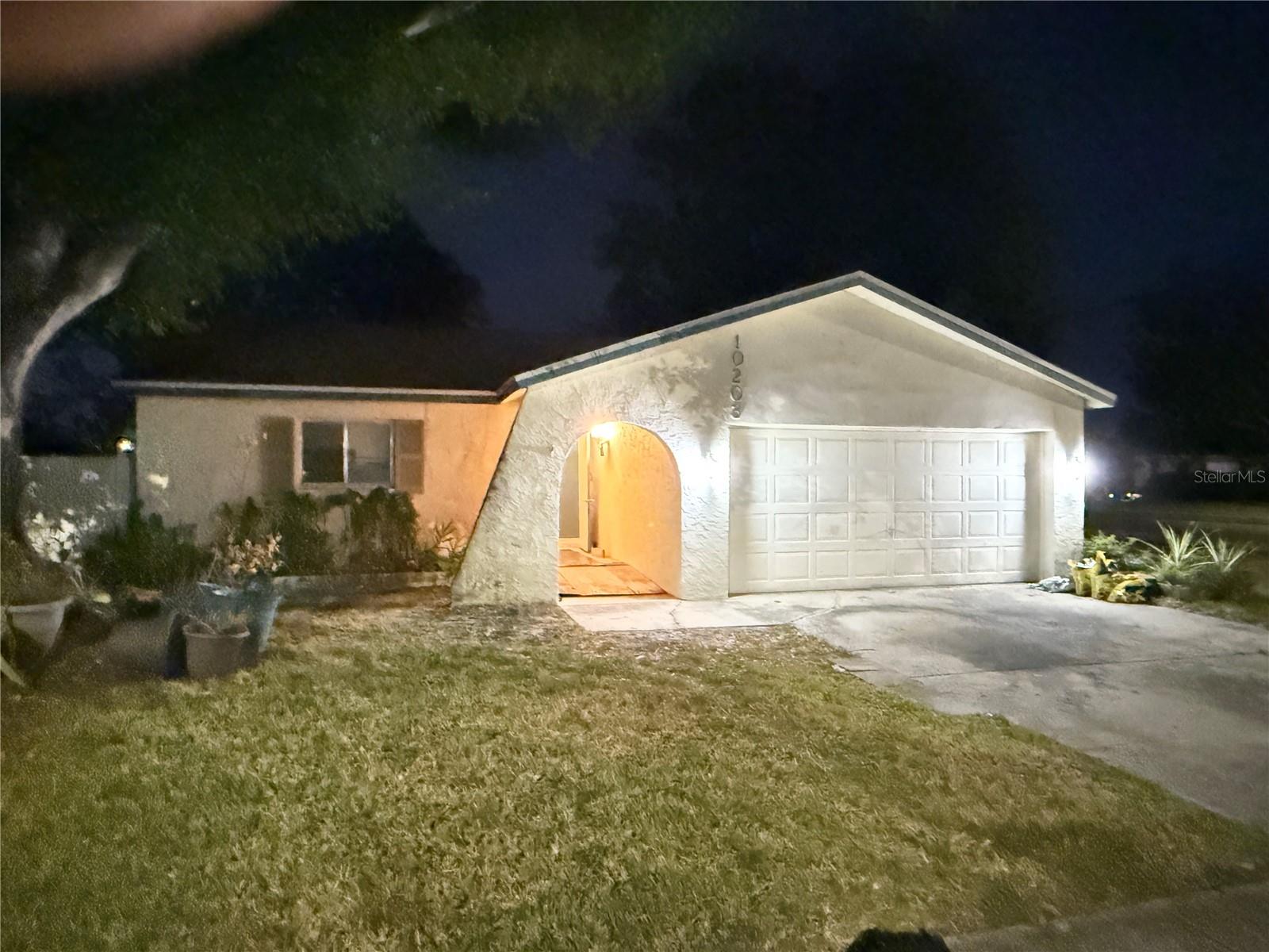 Single Family Residence em PINELLAS PARK, FL - Daniel Dourado