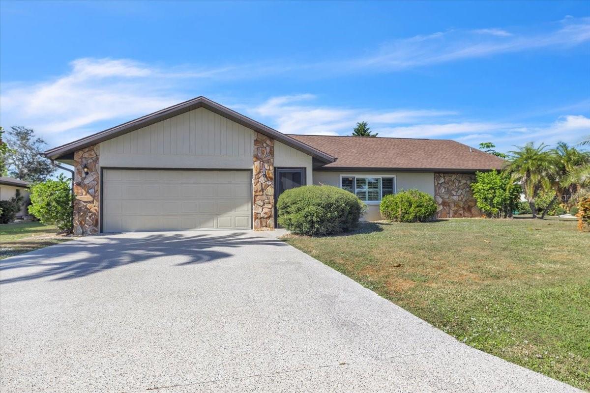 Single Family Residence em PUNTA GORDA, FL - Daniel Dourado