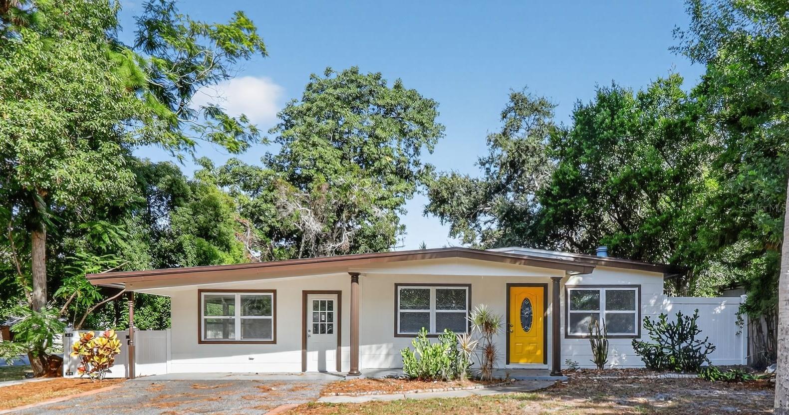 Single Family Residence em CLEARWATER, FL - Daniel Dourado