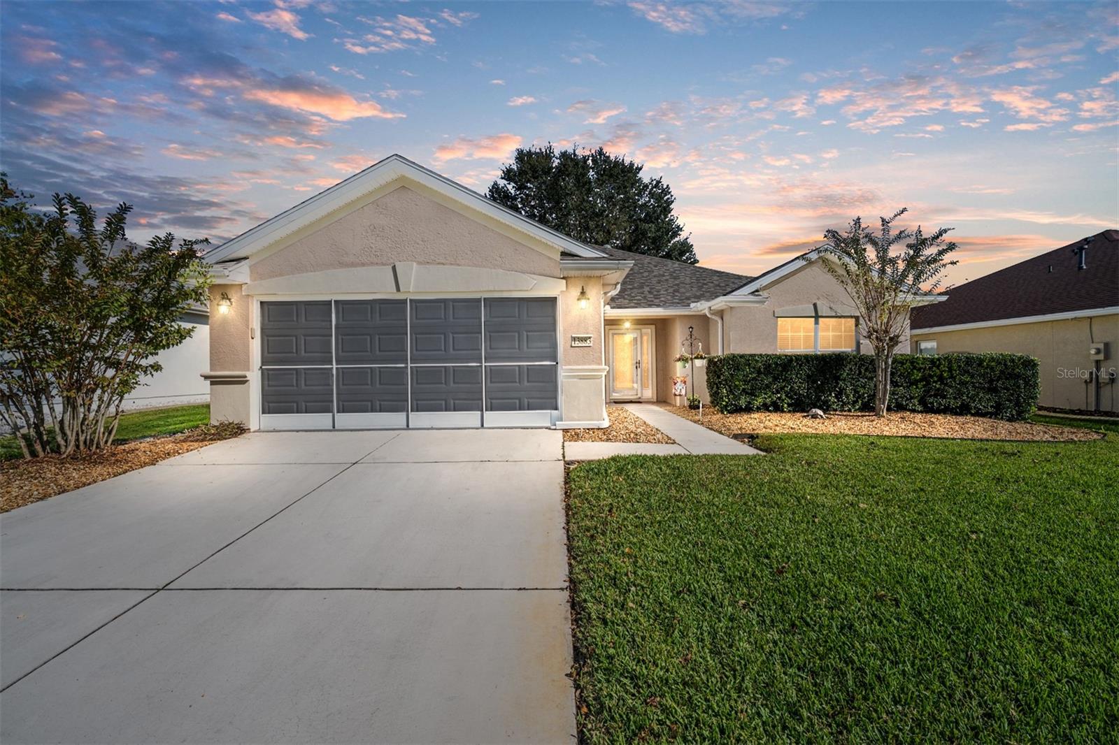 Single Family Residence em SUMMERFIELD, FL - Daniel Dourado