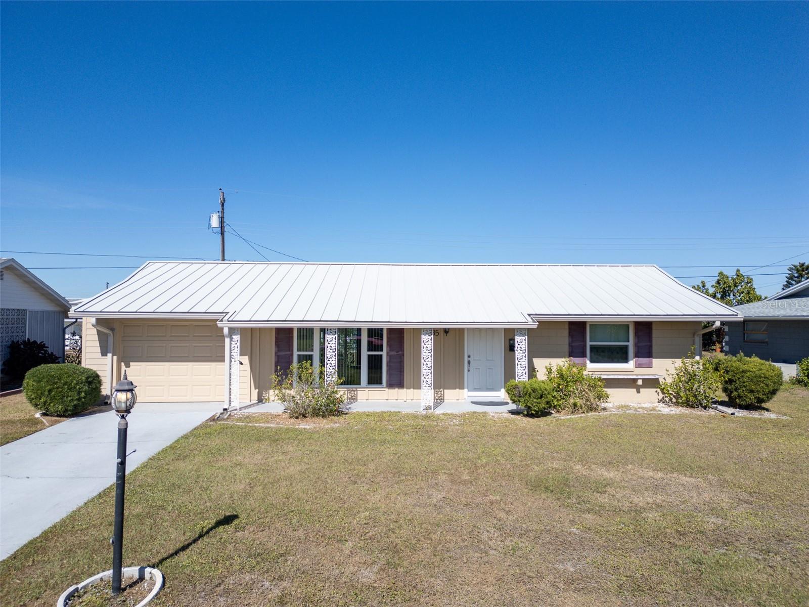 Single Family Residence em SUN CITY CENTER, FL - Daniel Dourado