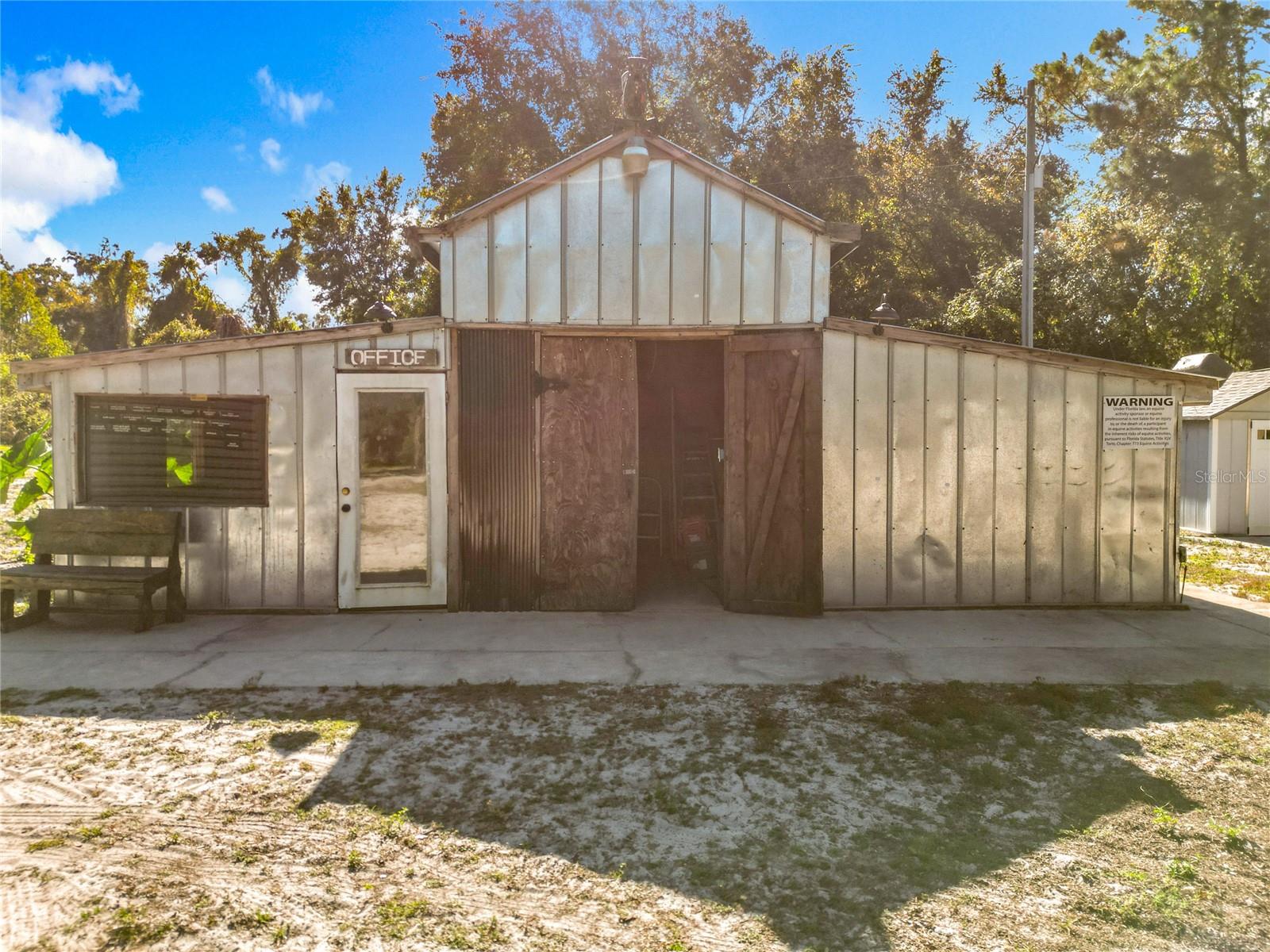 Single Family Residence em CITRA, FL - Daniel Dourado