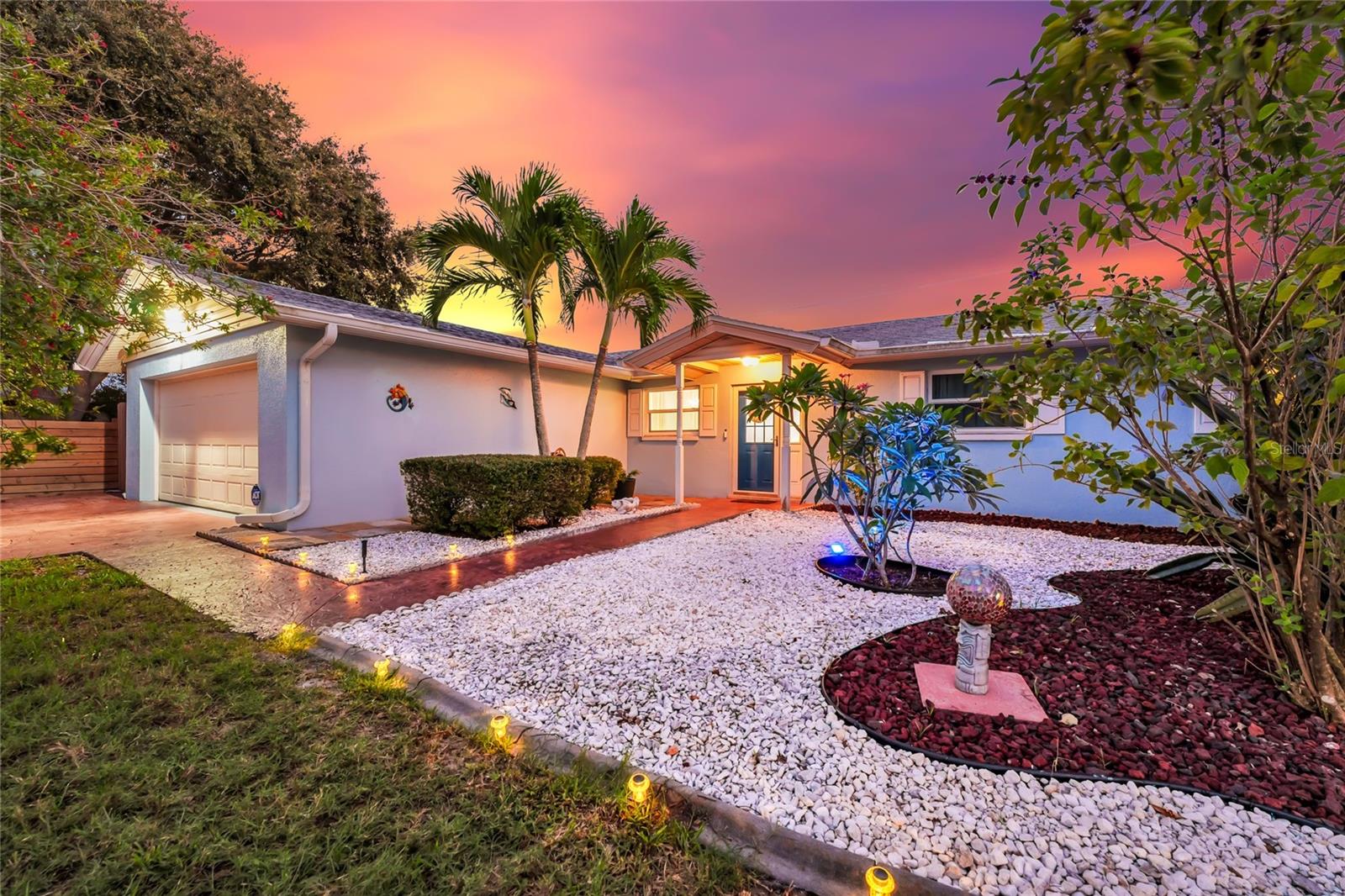 Single Family Residence em CAPE CANAVERAL, FL - Daniel Dourado