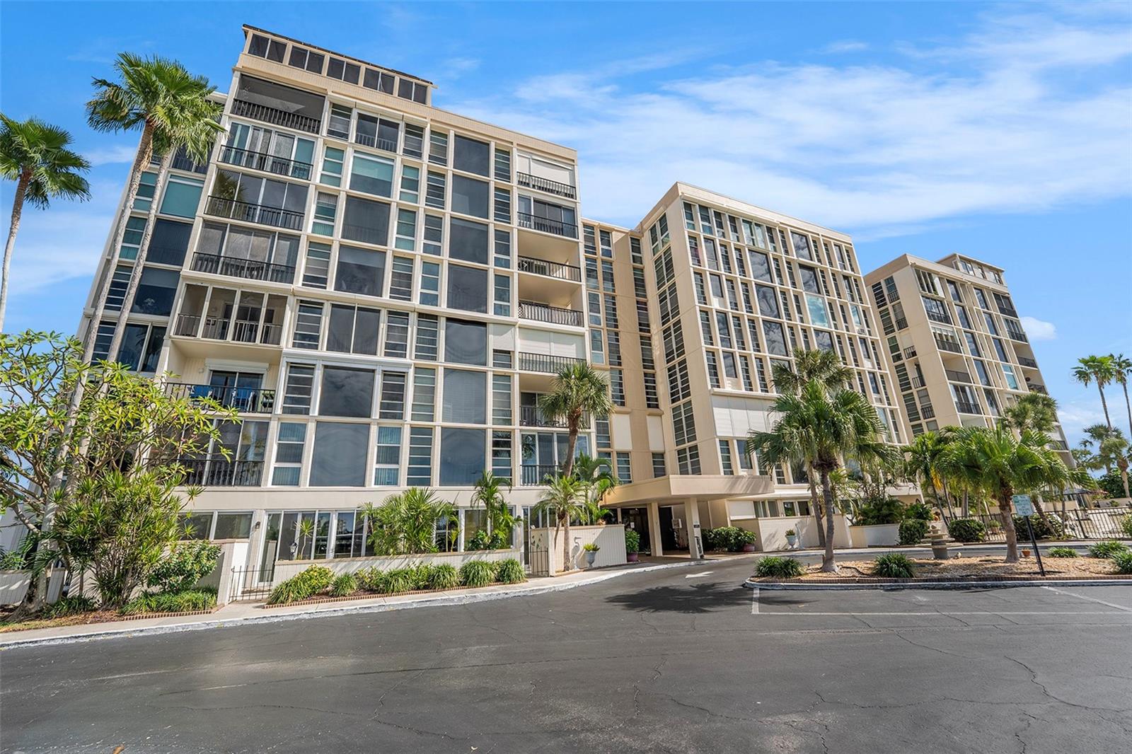 Condominium in SOUTH PASADENA, FL - Daniel Dourado