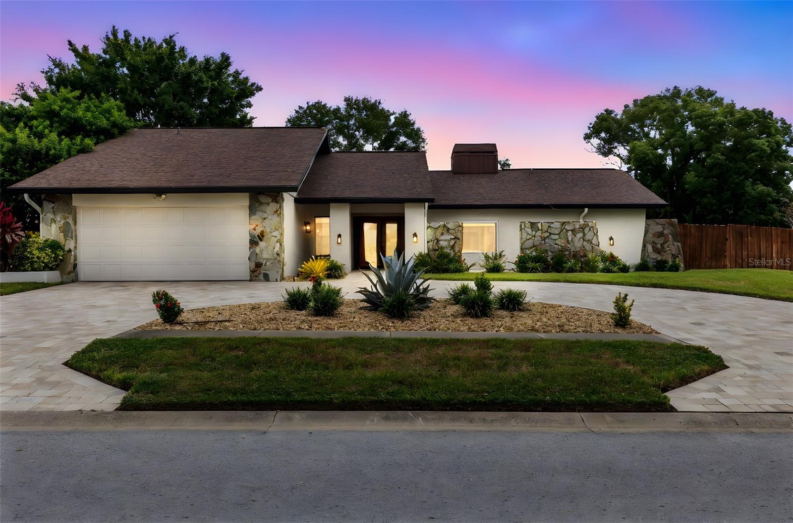 Single Family Residence in PALM HARBOR, FL - Daniel Dourado