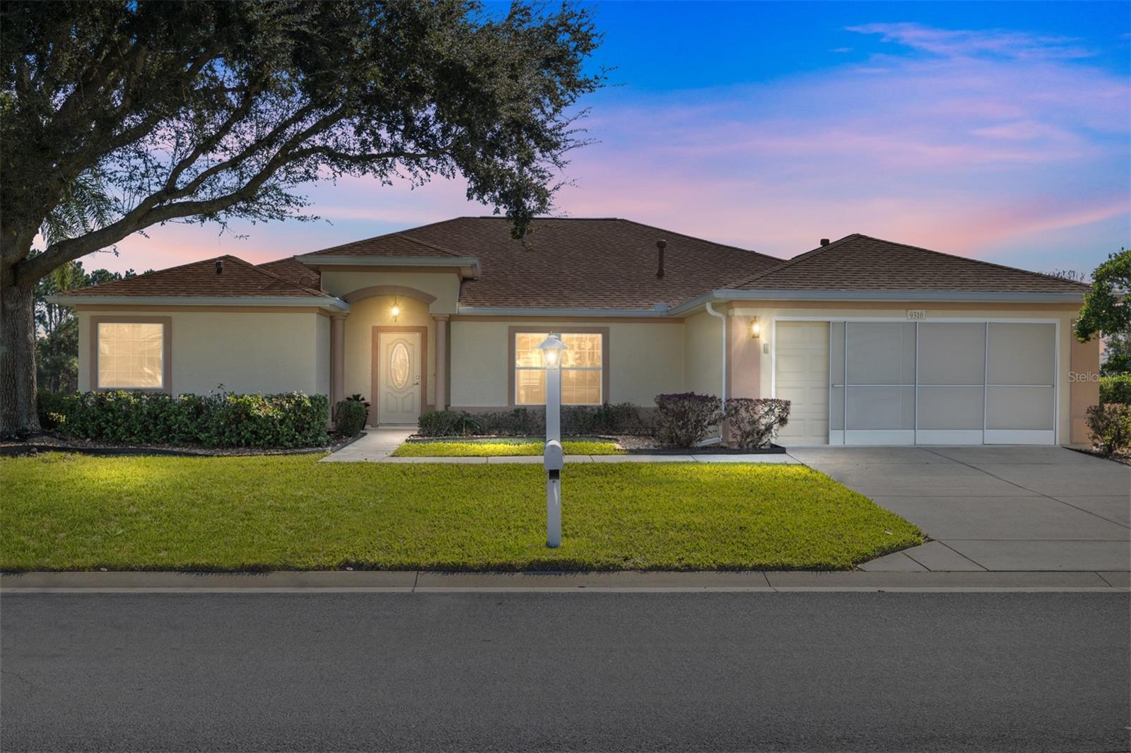 Single Family Residence em SUMMERFIELD, FL - Daniel Dourado