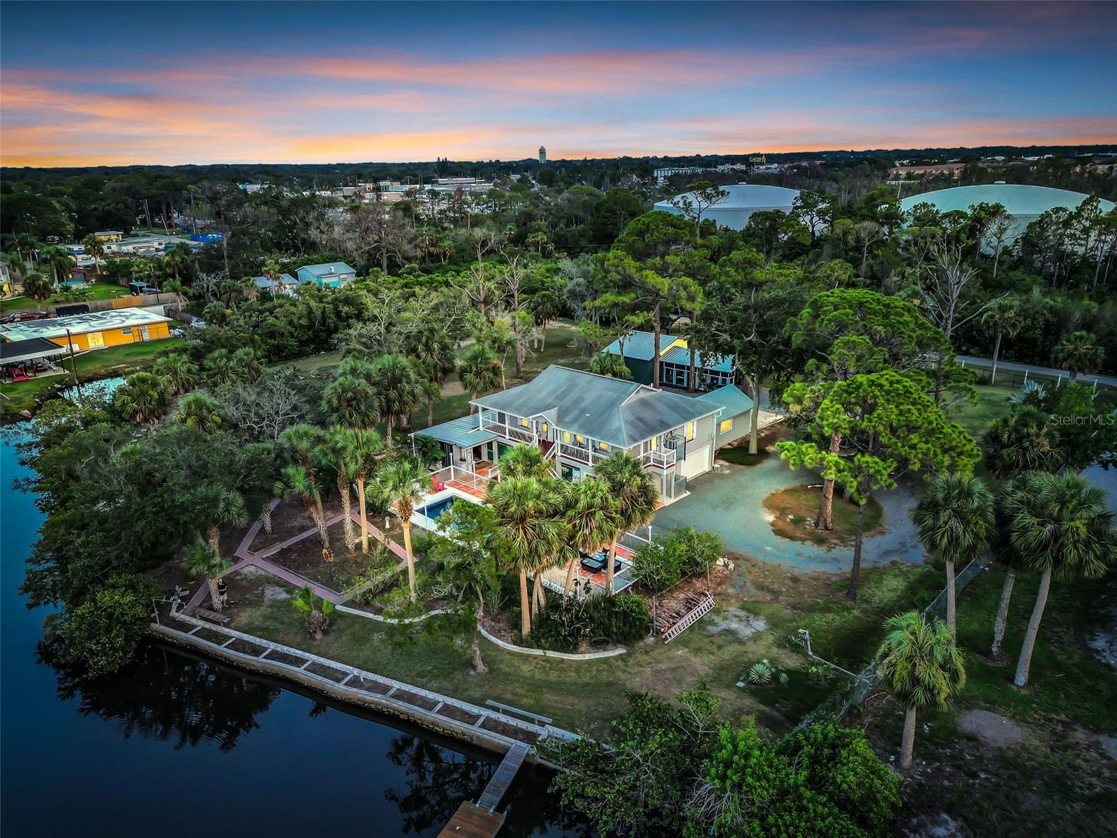 Single Family Residence em NEW PORT RICHEY, FL - Daniel Dourado