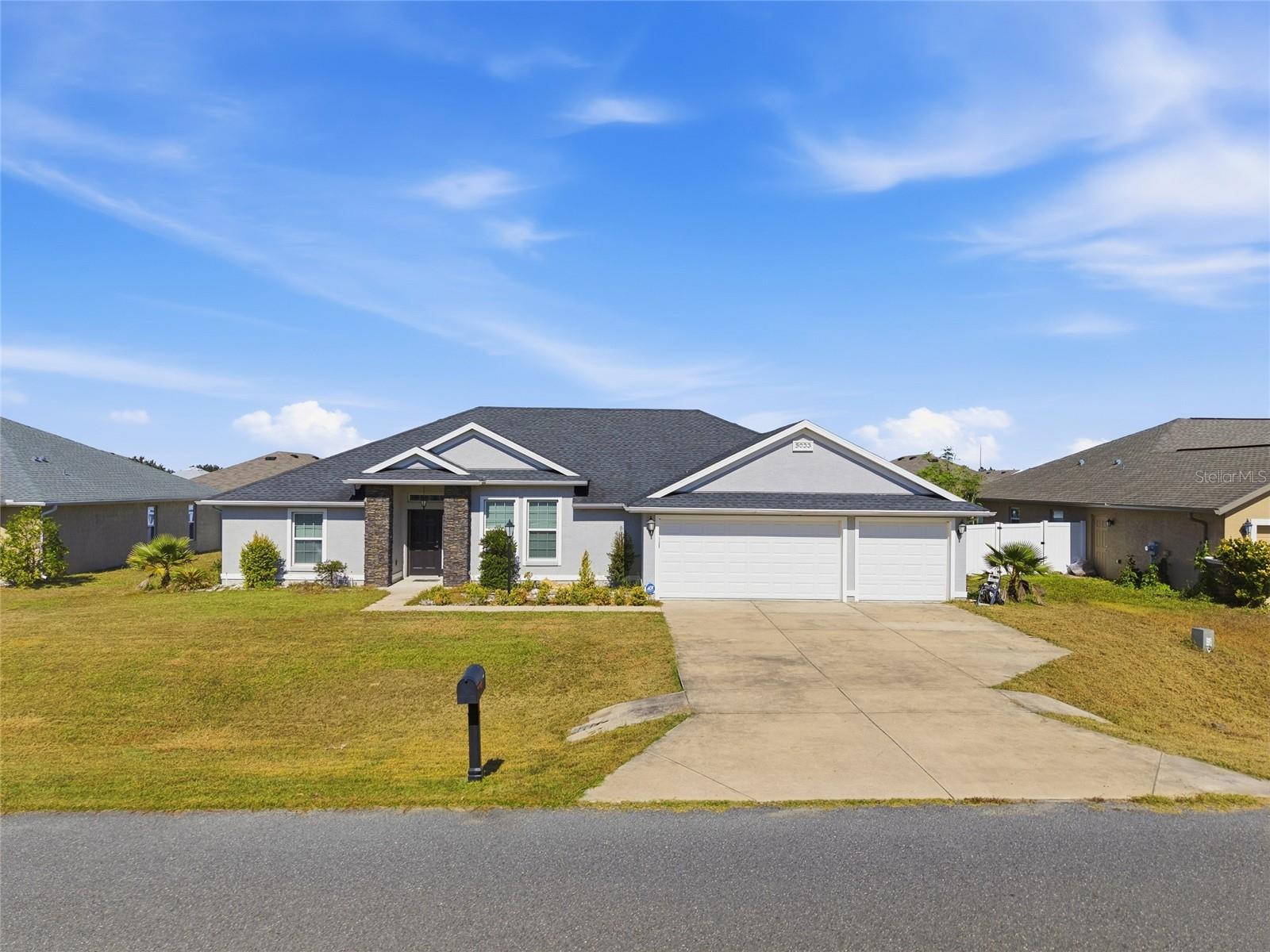 Single Family Residence in OCALA, FL - Daniel Dourado