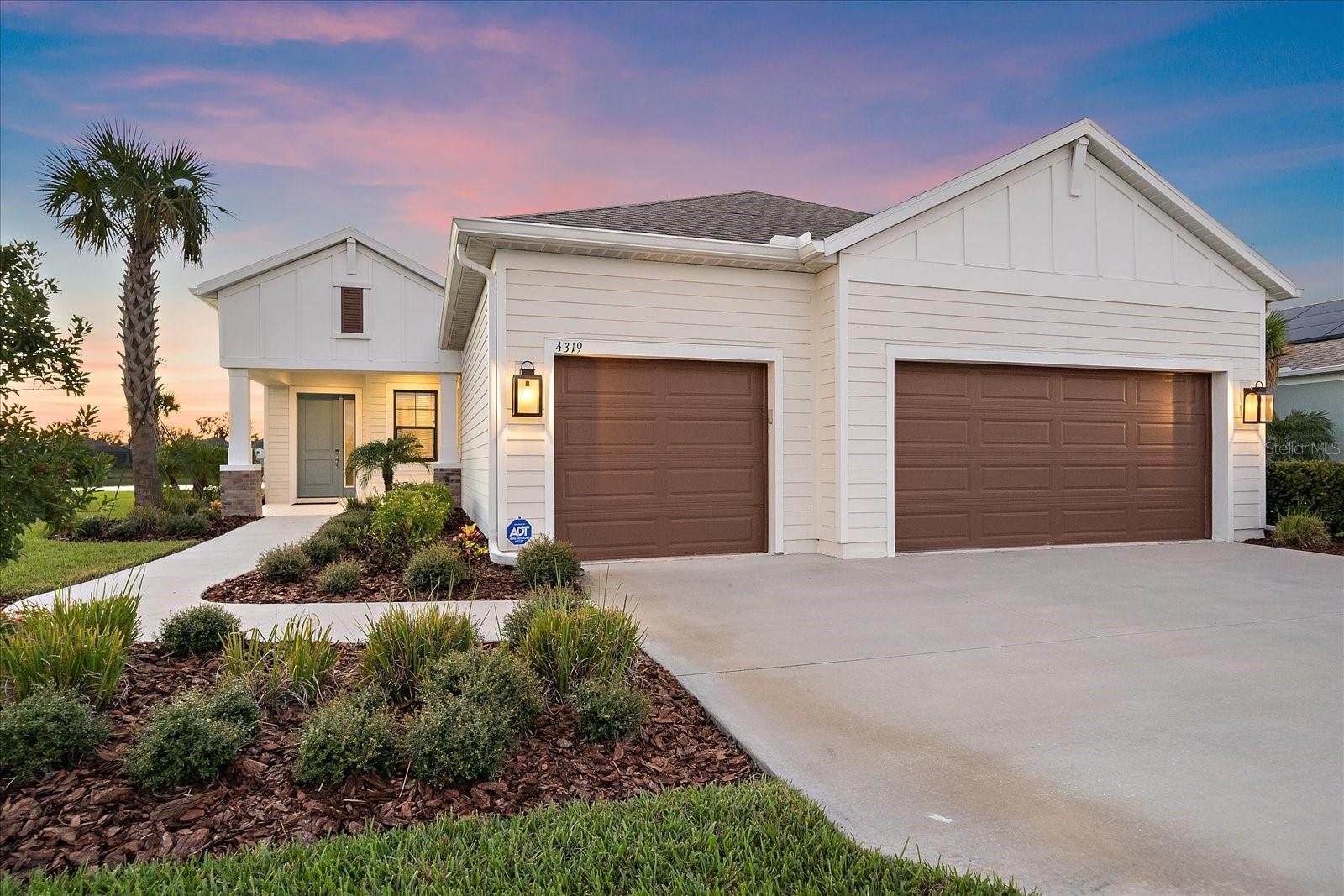 Single Family Residence in PARRISH, FL - Daniel Dourado