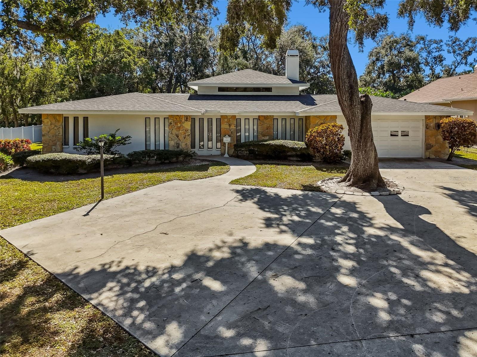 Single Family Residence em CLEARWATER, FL - Daniel Dourado