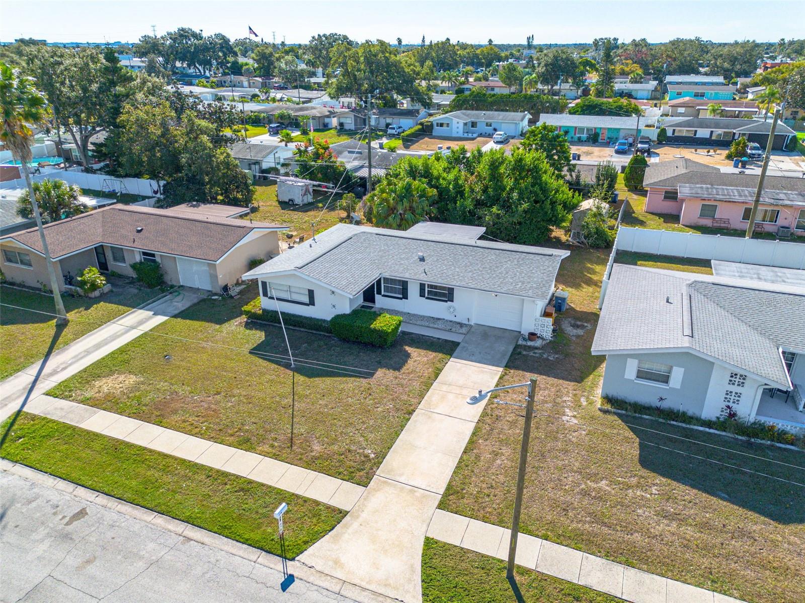 Single Family Residence em CLEARWATER, FL - Daniel Dourado