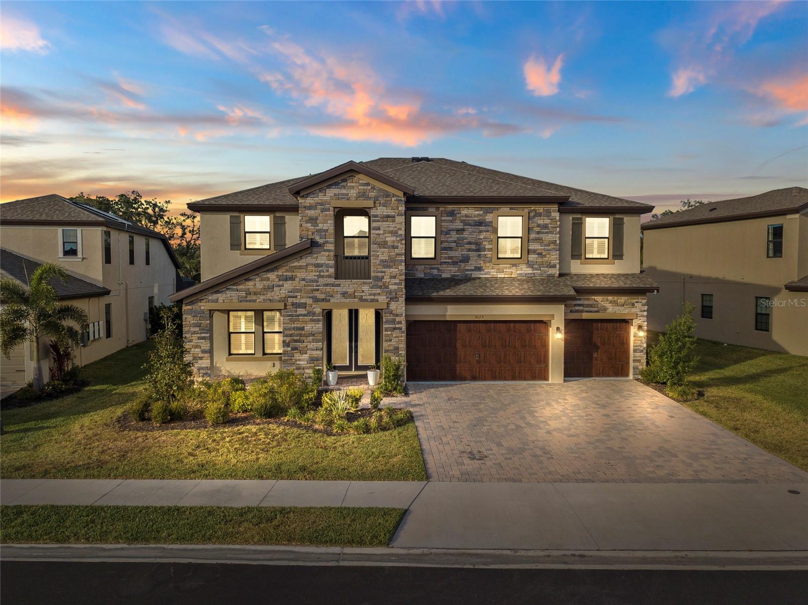 Single Family Residence in PARRISH, FL - Daniel Dourado