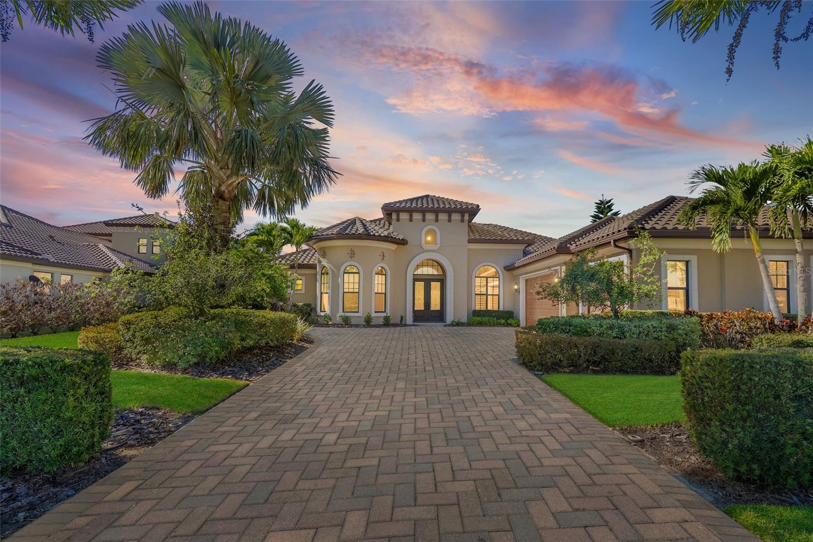 Single Family Residence in PARRISH, FL - Daniel Dourado