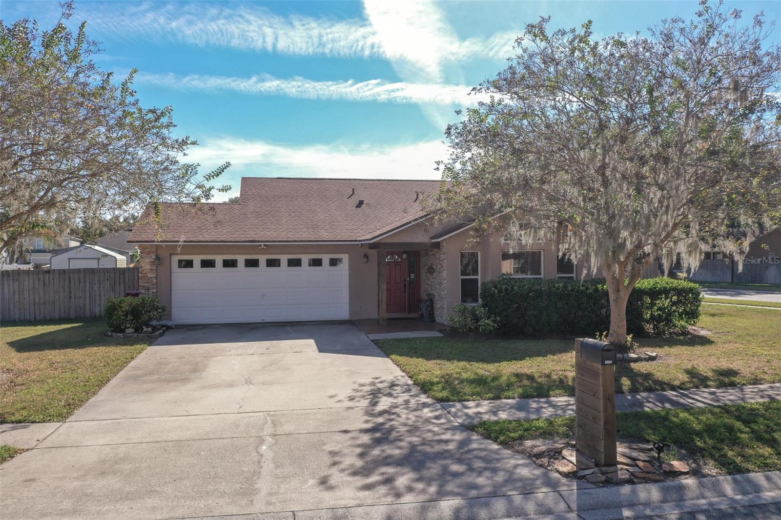 Single Family Residence in PLANT CITY, FL - Daniel Dourado