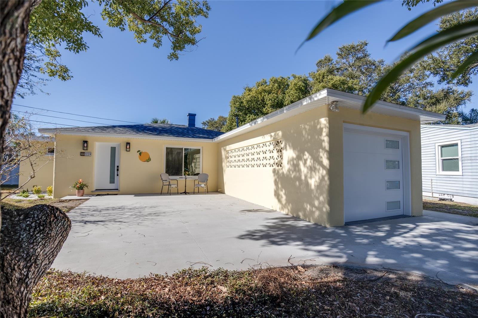 Single Family Residence in DUNEDIN, FL - Daniel Dourado