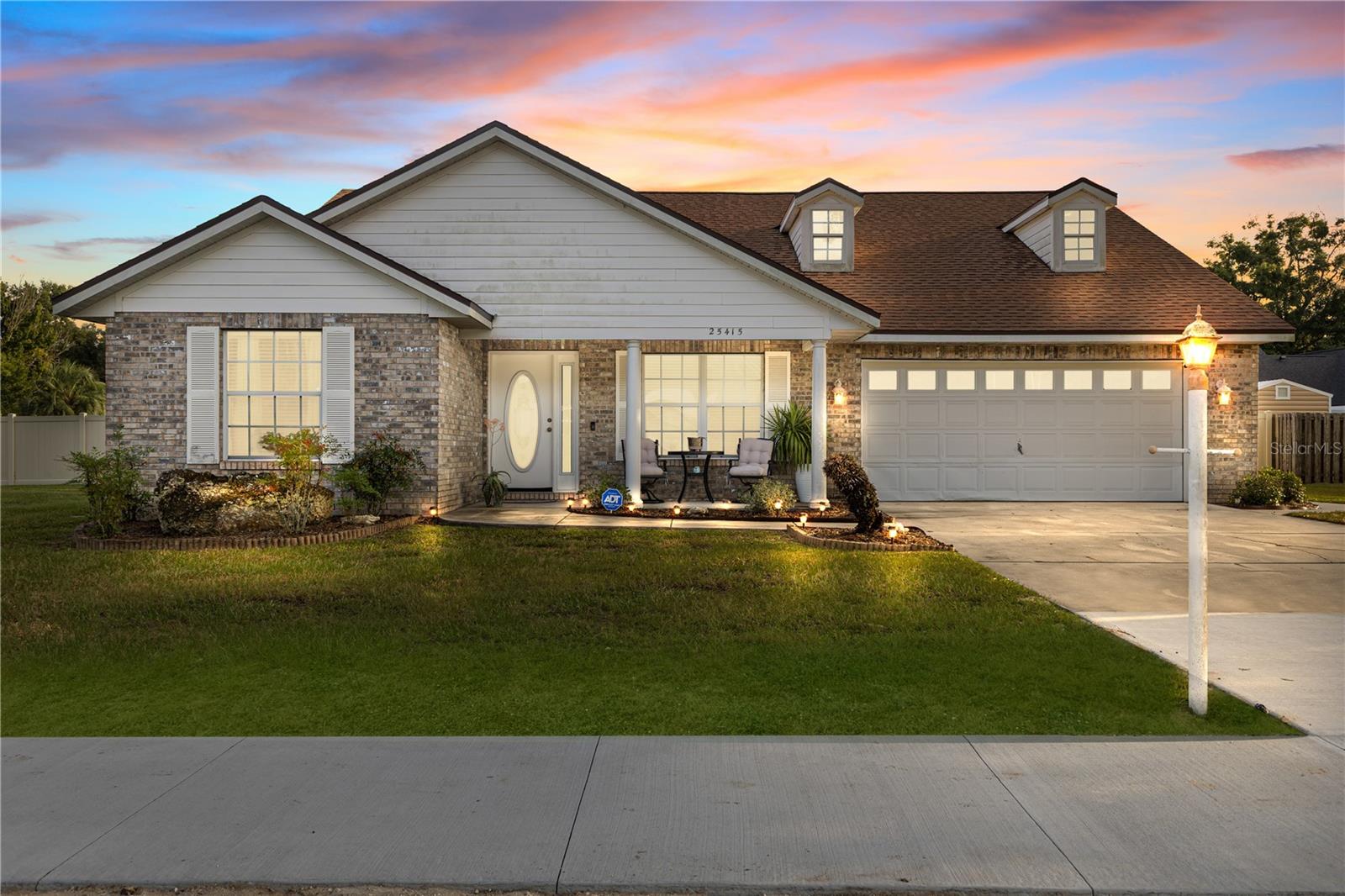 Single Family Residence em NEWBERRY, FL - Daniel Dourado