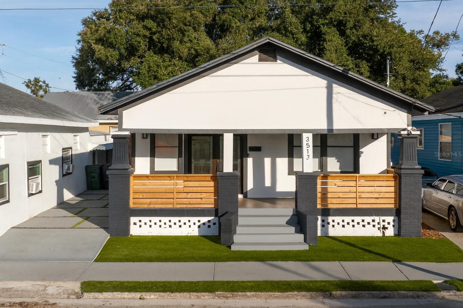 Single Family Residence in TAMPA, FL - Daniel Dourado