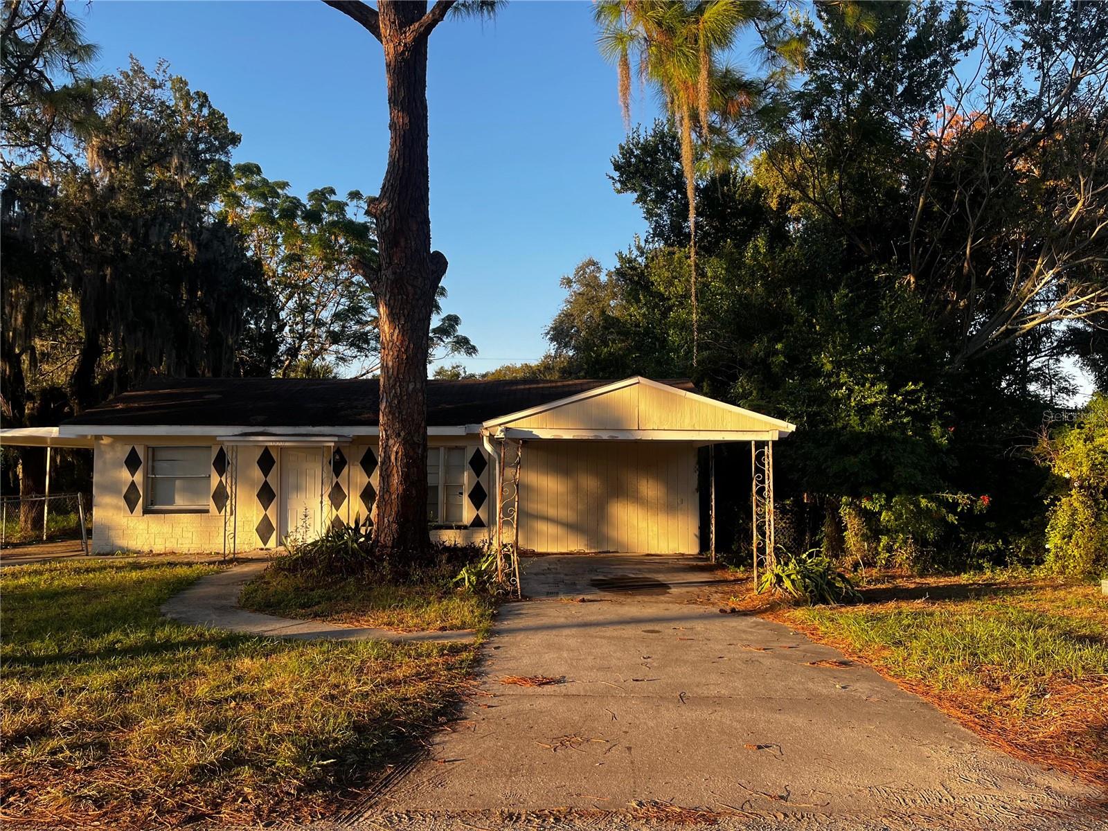 Single Family Residence em NEW PORT RICHEY, FL - Daniel Dourado