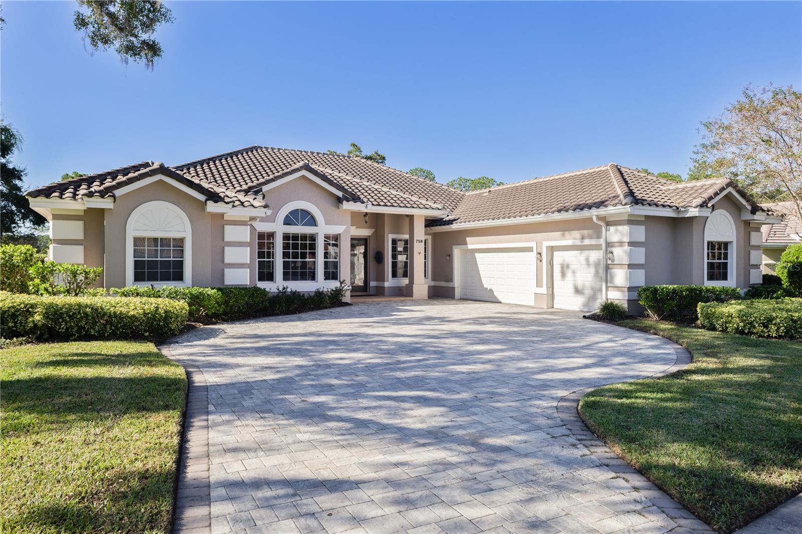 Single Family Residence in LAKE MARY, FL - Daniel Dourado