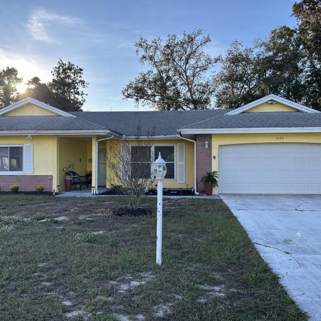 Single Family Residence in SPRING HILL, FL - Daniel Dourado