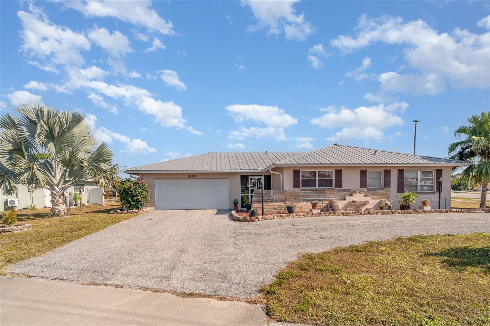 Single Family Residence em PORT CHARLOTTE, FL - Daniel Dourado