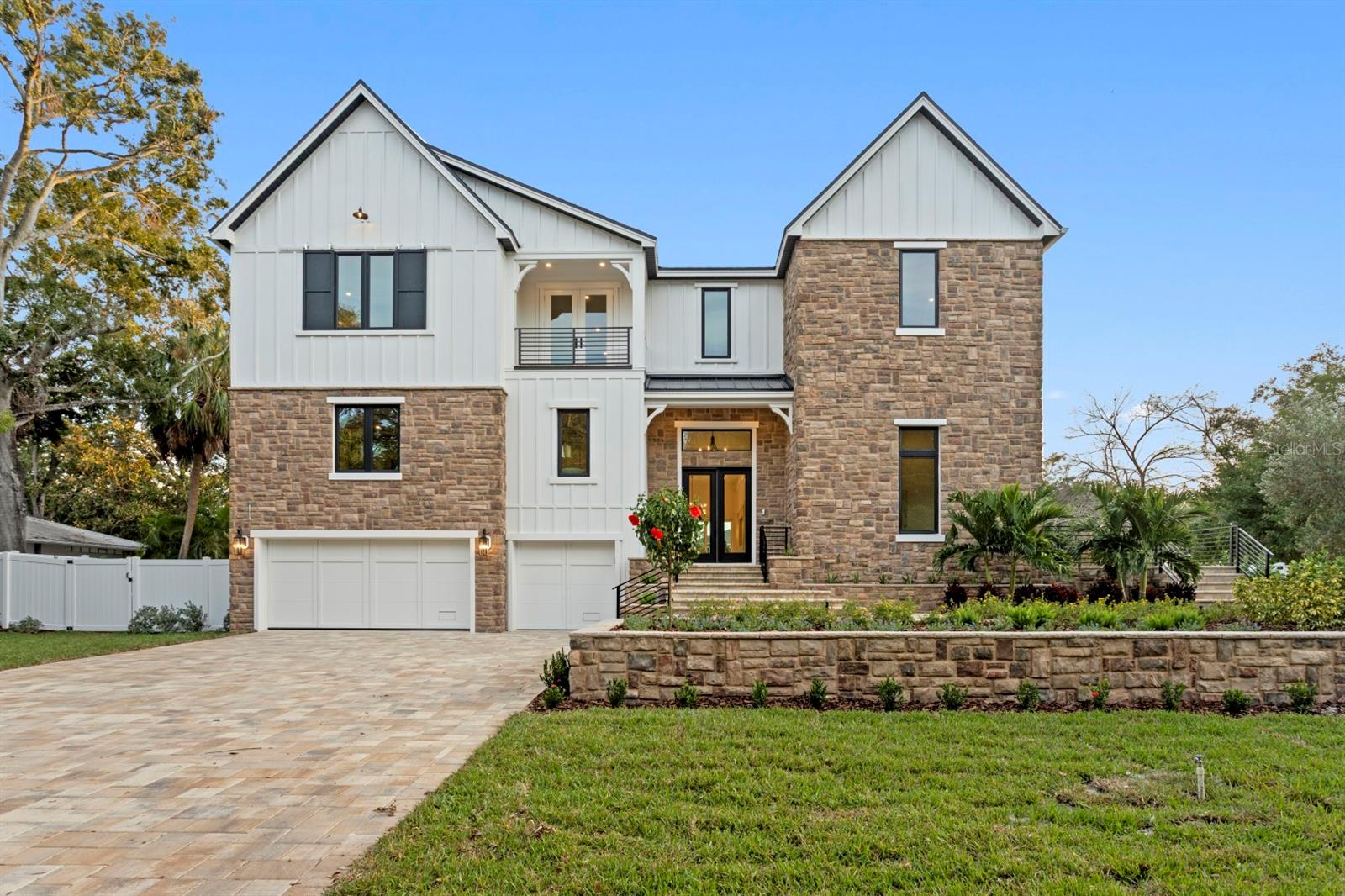 Single Family Residence in TAMPA, FL - Daniel Dourado