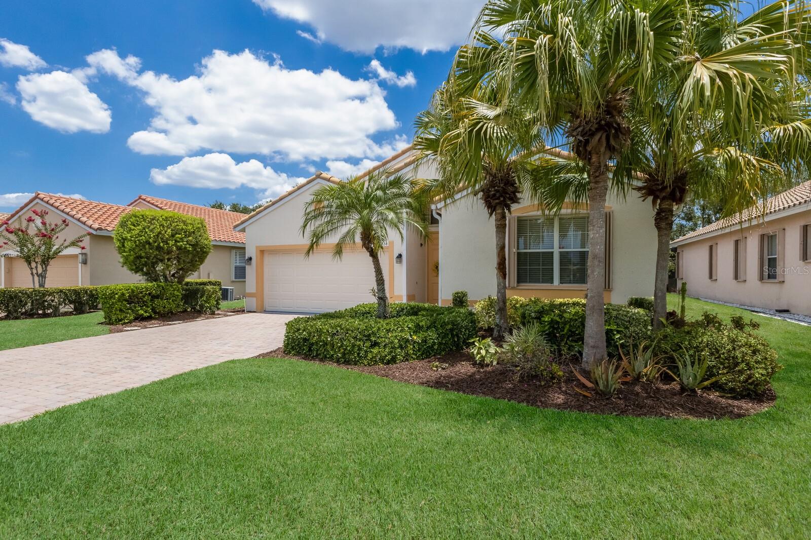 Single Family Residence in SARASOTA, FL - Daniel Dourado