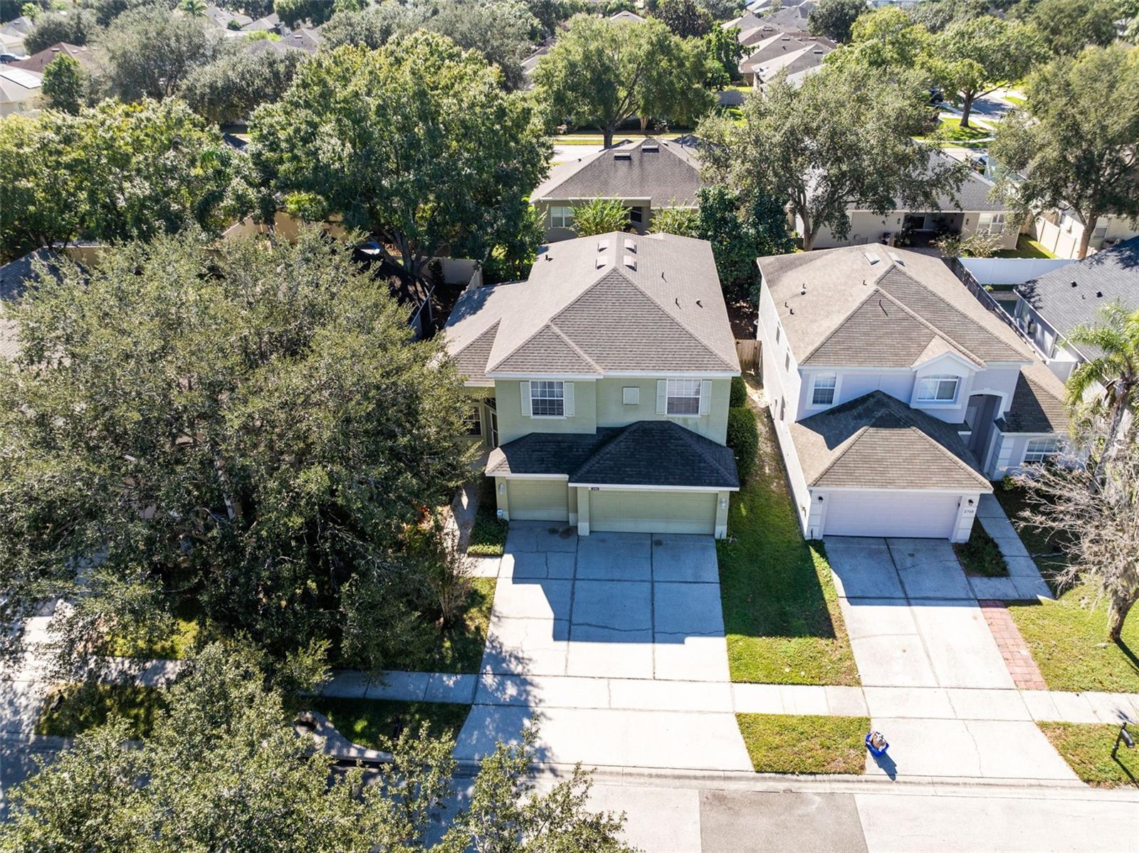 Single Family Residence em OVIEDO, FL - Daniel Dourado