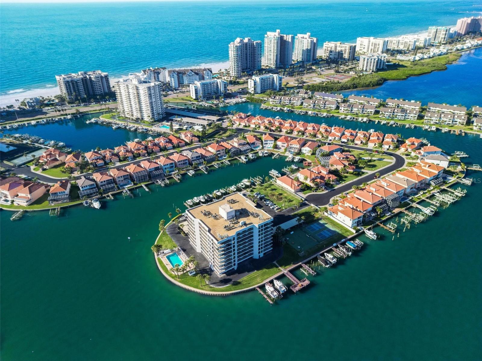 Condominium em CLEARWATER BEACH, FL - Daniel Dourado