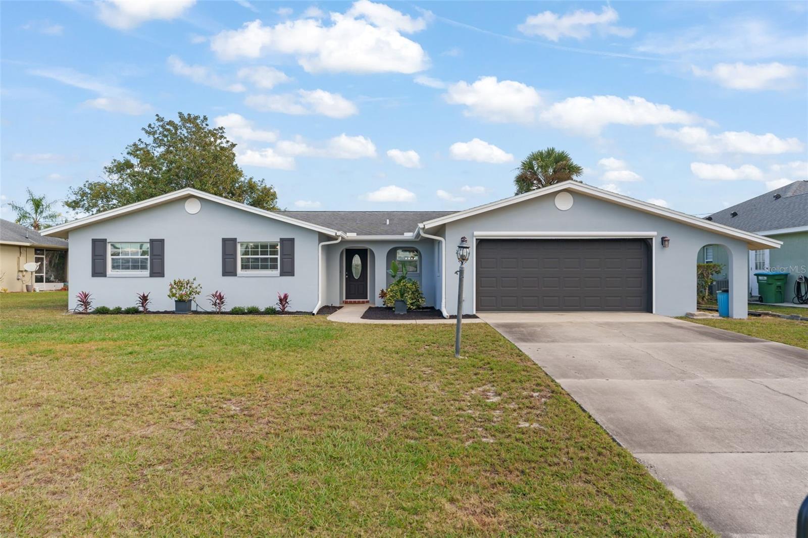 Single Family Residence in DELTONA, FL - Daniel Dourado