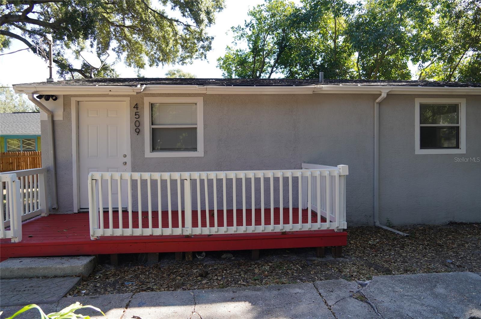 Single Family Residence in TAMPA, FL - Daniel Dourado