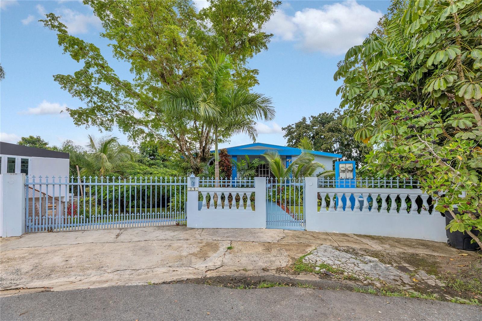 Single Family Residence em CIDRA, PR - Daniel Dourado