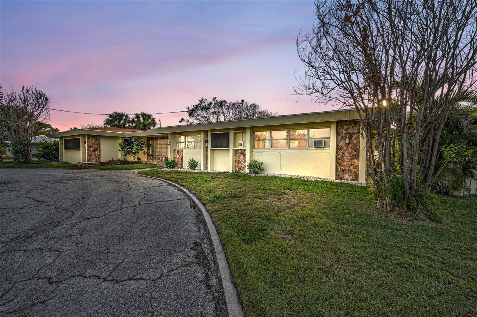 Single Family Residence em ST PETE BEACH, FL - Daniel Dourado