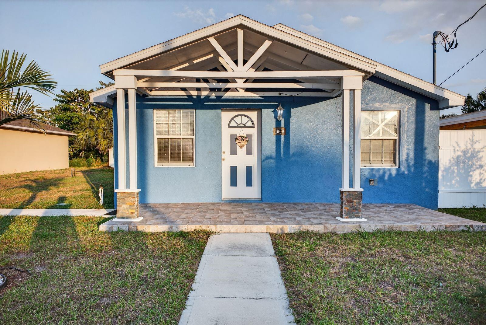 Single Family Residence in HAINES CITY, FL - Daniel Dourado