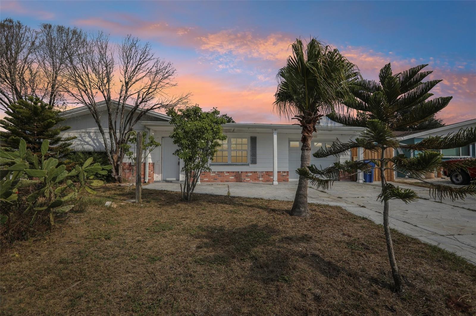 Single Family Residence in HOLIDAY, FL - Daniel Dourado