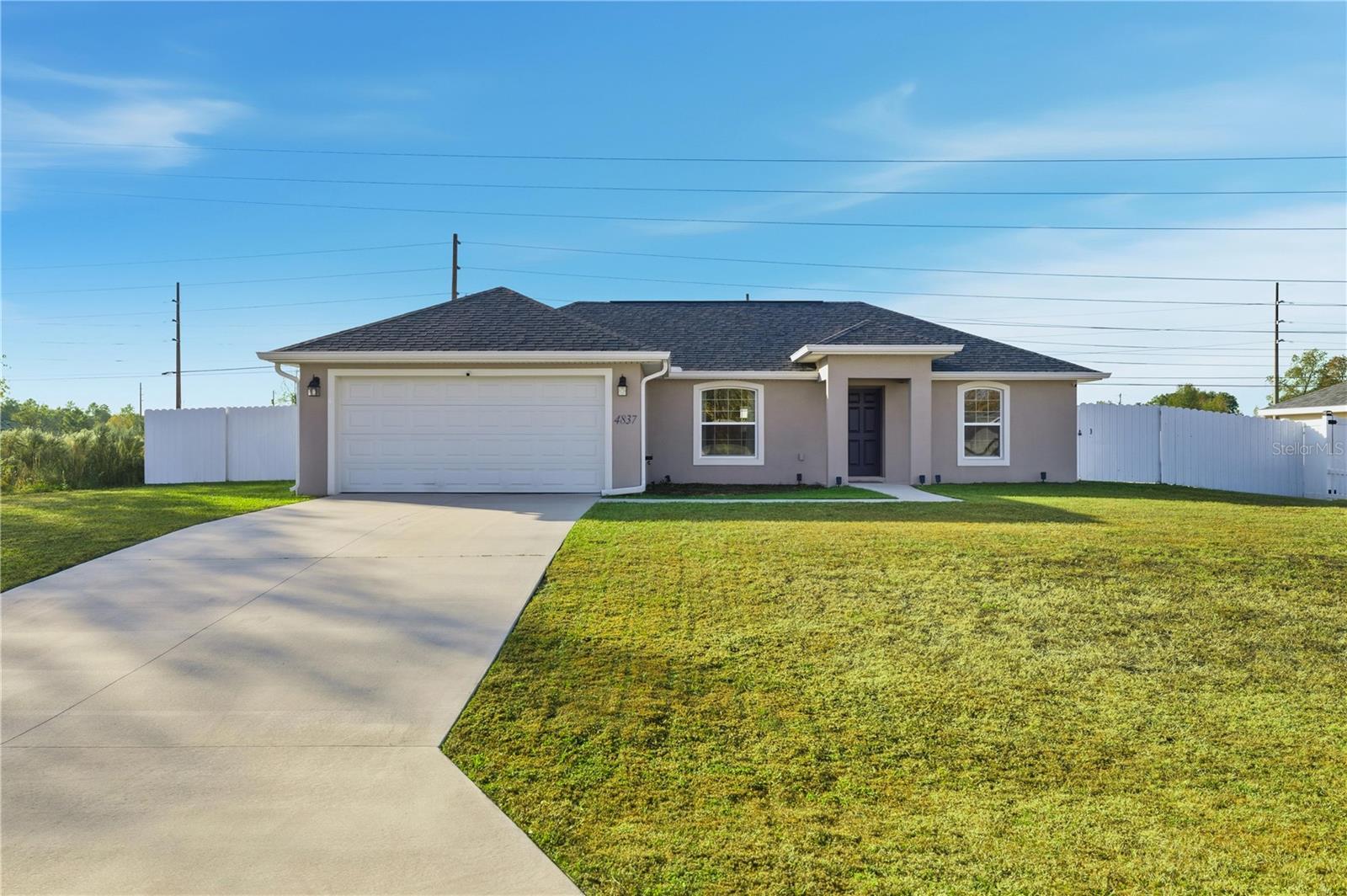 Single Family Residence in OCALA, FL - Daniel Dourado